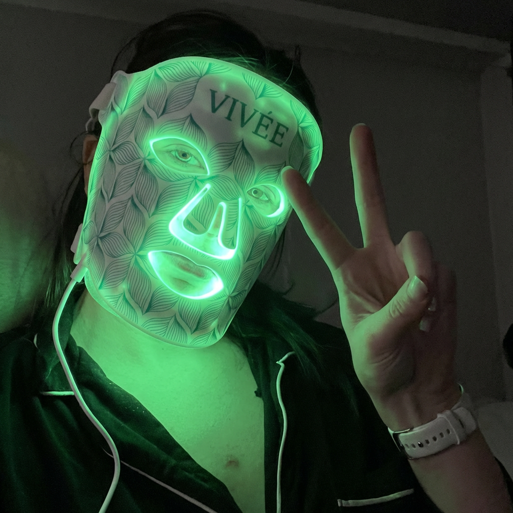 Vivée customer with product